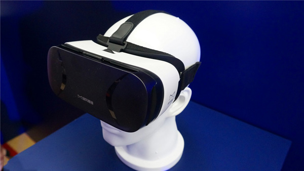 BaoFeng MoJing 5/5 Plus Announced, New Mobile VR Headset with Touchpad, Even Leap Motion Support