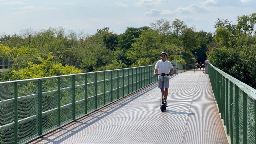 Ausom DT2 Pro Electric Scooter